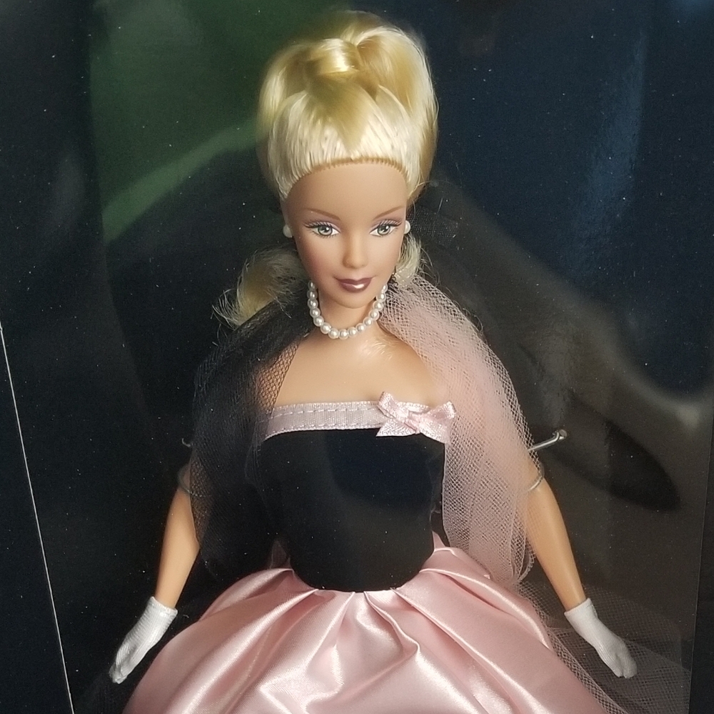 Timeless Silhouette‎ Barbie